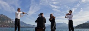 Le Quatuor Annesci devant le lac d'Anecy